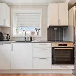 Leilighet 3 Beds - Near Airport - Free Parking -