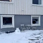 Leilighet 3 Beds - Near Airport - Free Parking -