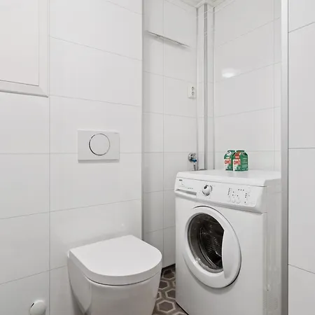 3 Beds - Near Airport - Free Parking - Lägenhet