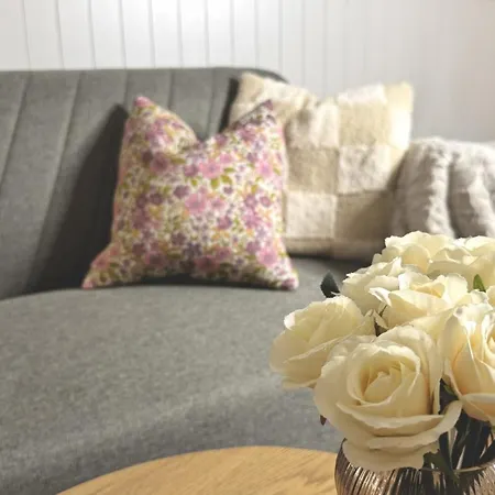 Lägenhet 3 Beds - Near Airport - Free Parking - Leknes