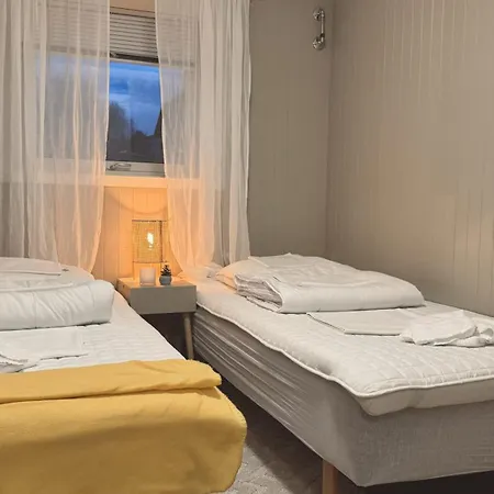 Lägenhet 3 Beds - Near Airport - Free Parking - Leknes