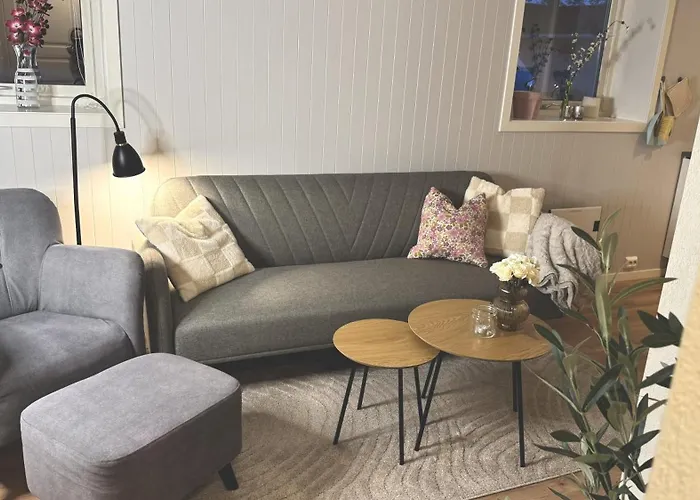 3 Beds - Near Airport - Free Parking - Lägenhet