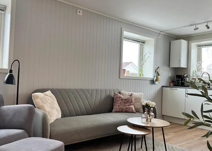 3 Beds - Near Airport - Free Parking - * レクネス