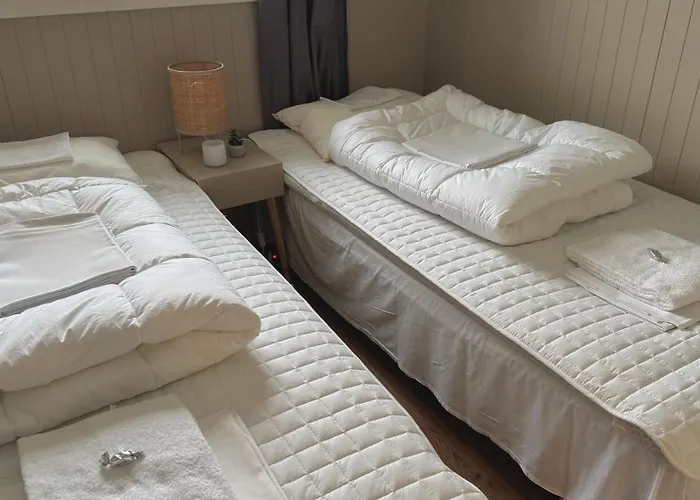 3 Beds - Near Airport - Free Parking - アパート